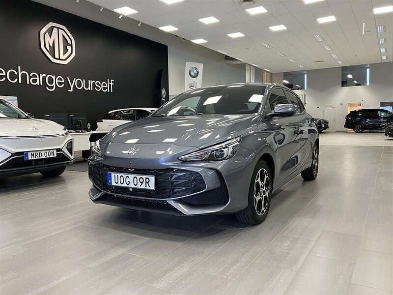Grå/silver Begagnad 2024 MG MG3 Halvkombi | 257 400 kr - Bild 1/4