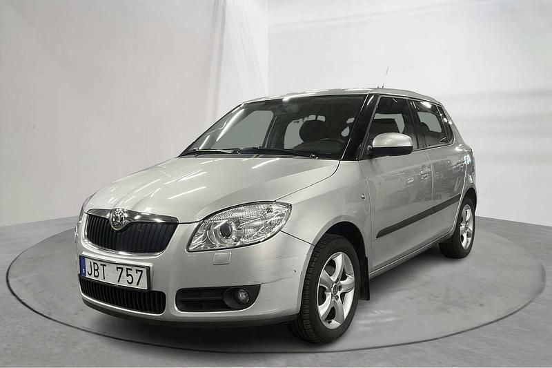 Silver Begagnad 2009 Skoda Fabia Halvkombi | 42 000 kr (Superpris) - Bild 1/4