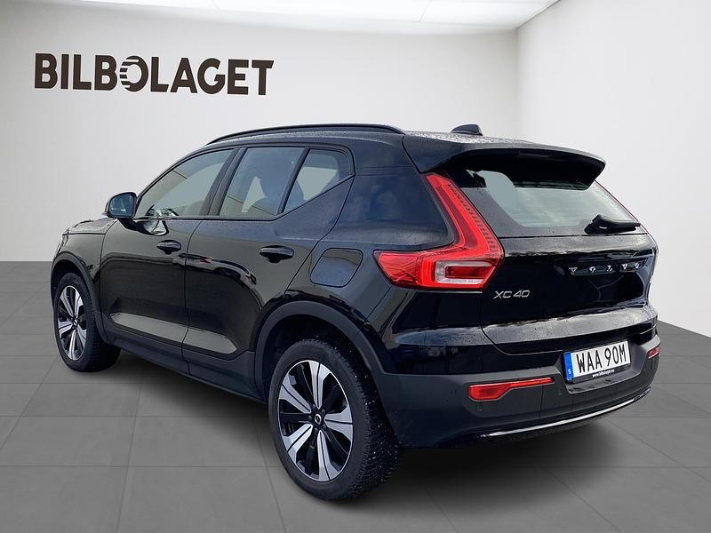 Begagnad Volvo XC40 Core 185 kW (252 HK) 2022 Svart SUV
