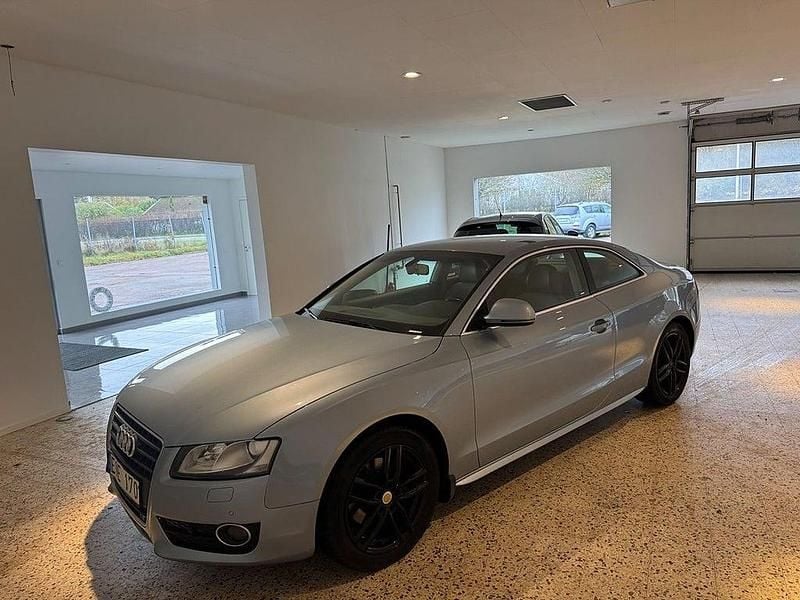 Blå Begagnad 2009 Audi A5 Comfort Sportkupé | 44 900 kr (Bra pris) - Bild 1/4