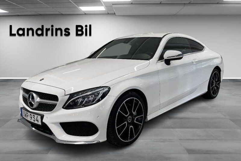 Vit Begagnad 2018 Mercedes C180 AMG line Sportkupé | 279 900 kr (Marknadspris) - Bild 1/4