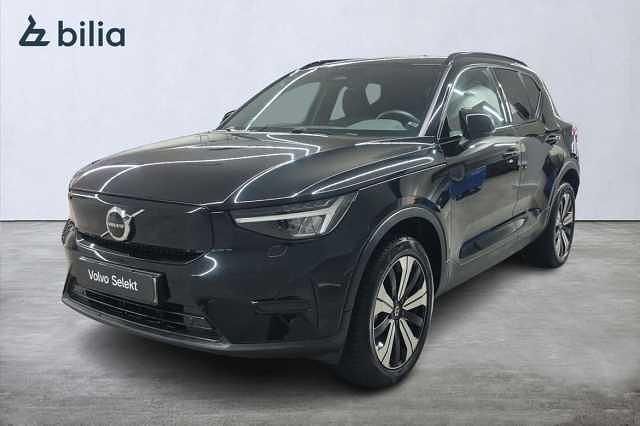 Svart Begagnad 2022 Volvo XC40 Core SUV | 354 900 kr - Bild 1/3