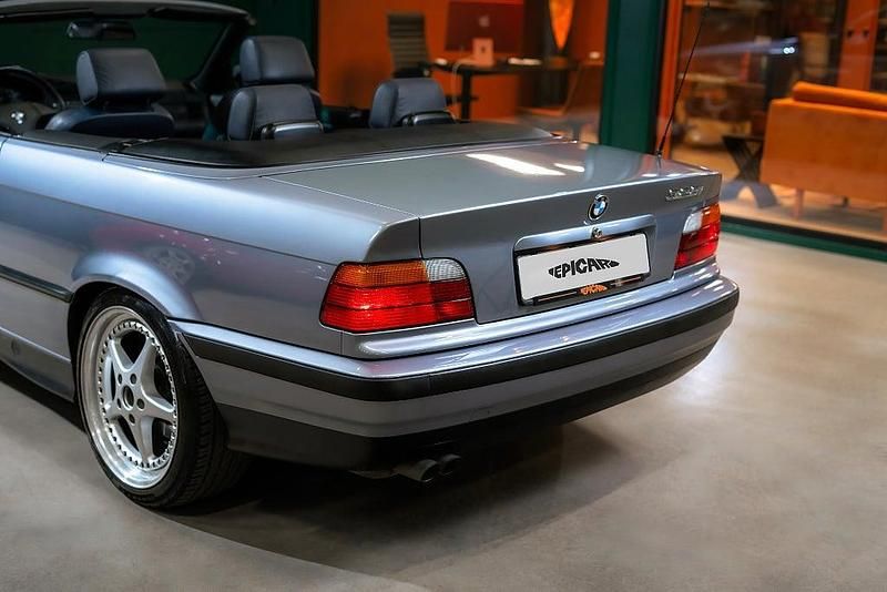Begagnad BMW 328 Cabriolet 193 HK (141 kW) 1997 Ljusblå Cab