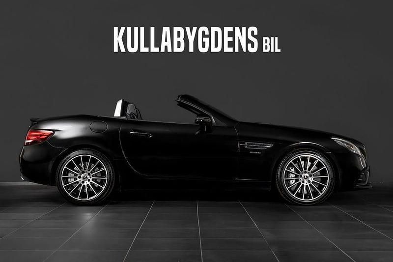 Begagnad Mercedes SLC43 AMG AMG 367 HK (269 kW) 2017 Svart Sportkupé