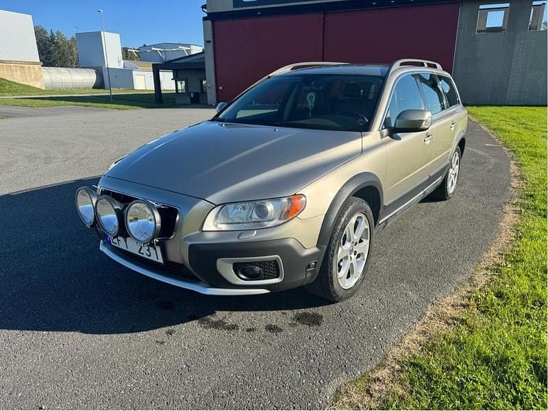 Brun Begagnad 2011 Volvo XC70 Summum SUV | 120 000 kr (Marknadspris) - Bild 1/4