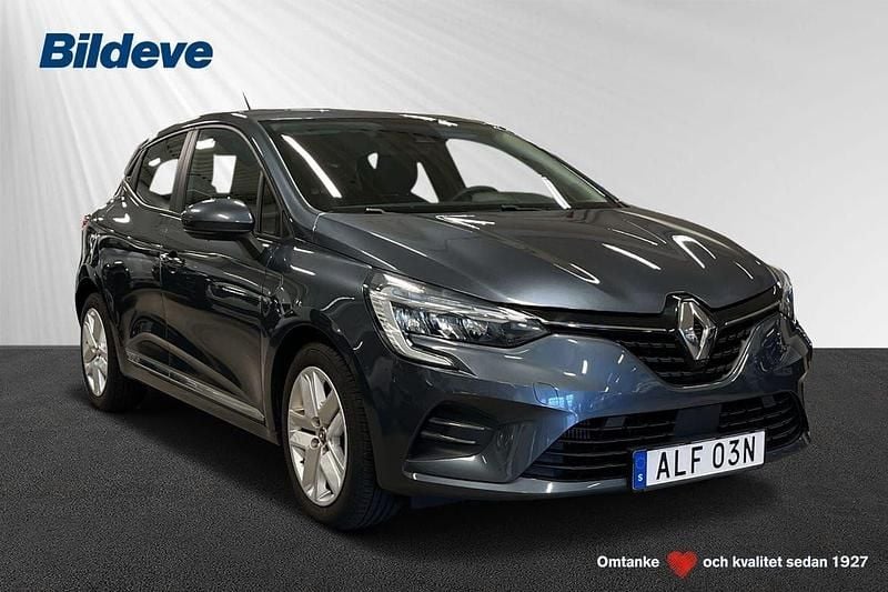 Grå Begagnad 2021 Renault Clio V Zen Halvkombi | 149 900 kr (Marknadspris) - Bild 1/4