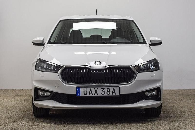 Begagnad Skoda Fabia Style 110 HK (80 kW) 2022 Vit Halvkombi