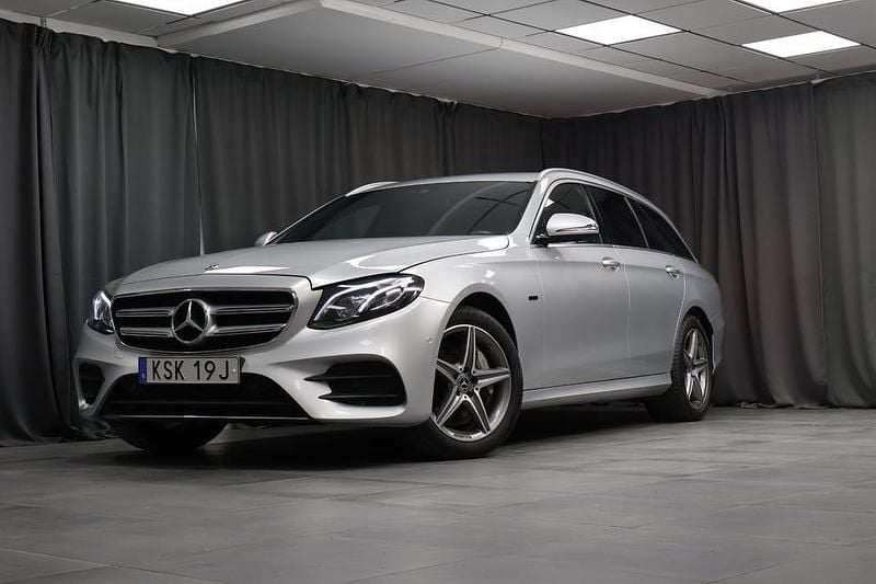 Begagnad Mercedes E300 AMG line 306 HK (225 kW) 2020 Silver