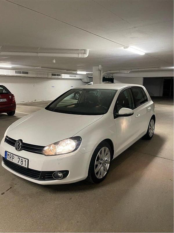 Vit Begagnad 2012 VW Golf VII GT Halvkombi | 124 900 kr (Marknadspris) - Bild 1/4