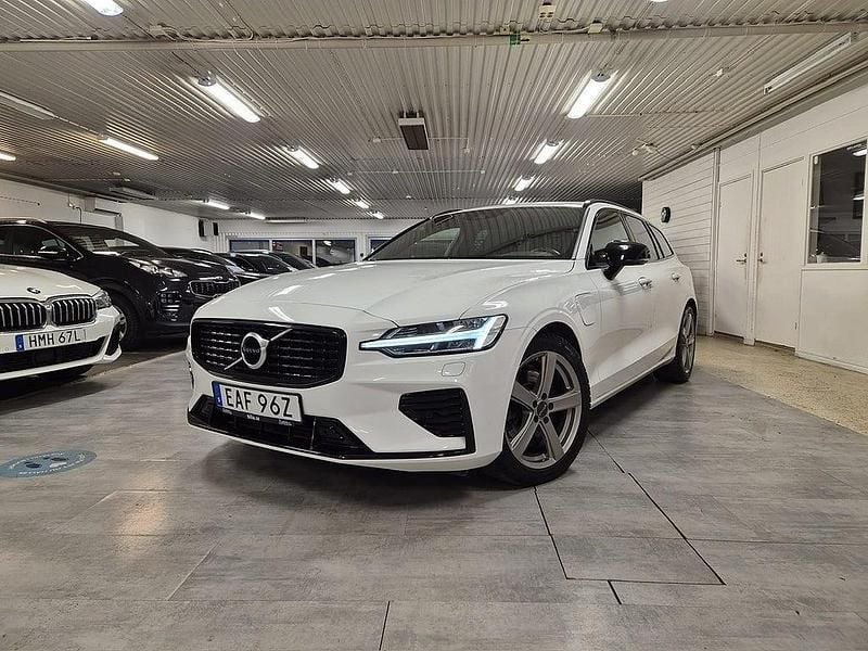 Vit Begagnad 2020 Volvo V60 R-Design Kombi | 335 000 kr (Bra pris) - Bild 1/4