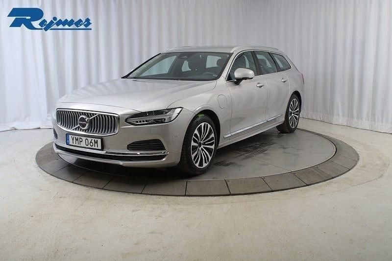 Silver dawn metallic Begagnad 2025 Volvo V90 Core Kombi | 479 900 kr - Bild 1/4