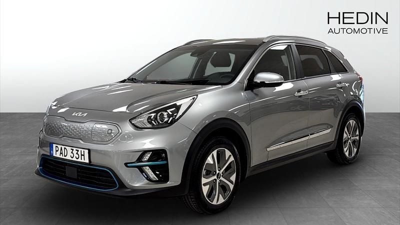 Grå (grey) Begagnad 2022 Kia e-Niro Advance SUV | 279 900 kr (Marknadspris) - Bild 1/4