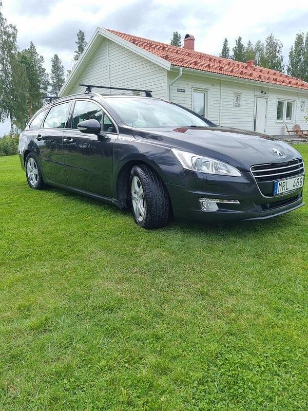 Grå Begagnad 2011 Peugeot 508 Kombi | 64 000 kr (Marknadspris) - Bild 1/4