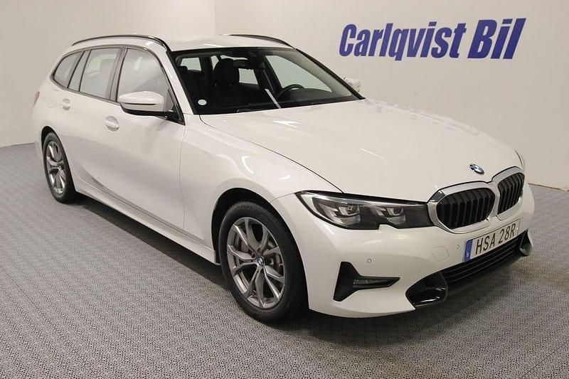 Begagnad BMW 330 Sport Line 184 HK (135 kW) 2021 Vit metallic Kombi