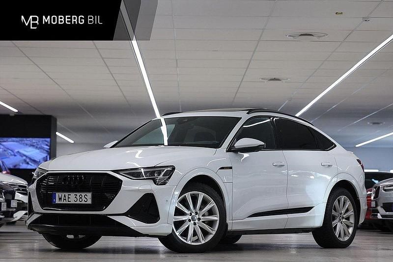Vit Begagnad 2022 Audi e-tron S-Line SUV | 419 900 kr (Marknadspris) - Bild 1/3