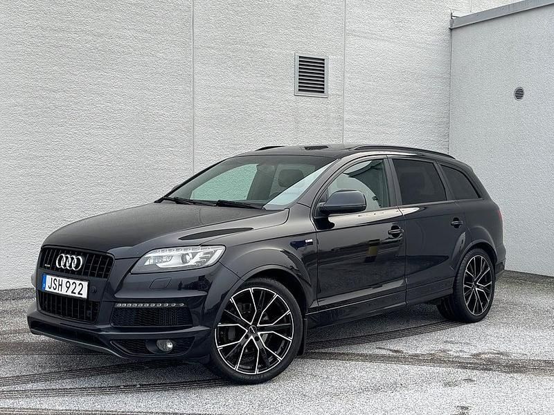 Svart Begagnad 2015 Audi Q7 S-Line SUV | 189 000 kr (Marknadspris) - Bild 1/4
