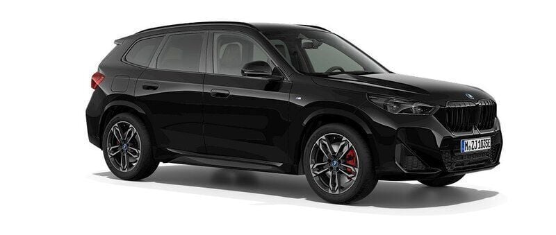 Svart Ny 2025 BMW X1 Comfort Edition SUV | 704 500 kr (Lite dyr) - Bild 1/4
