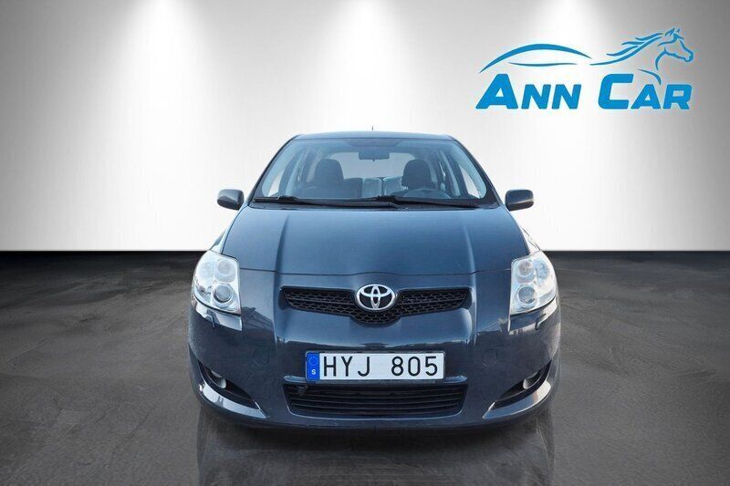 Mörkblå Begagnad 2008 Toyota Auris Halvkombi | 49 900 kr (Marknadspris) - Bild 1/4
