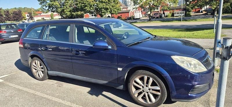 Blå Begagnad 2008 Opel Vectra Kombi | 25 000 kr (Marknadspris) - Bild 1/4