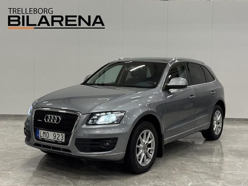 Grå Begagnad 2009 Audi Q5 Design SUV | 119 900 kr (Marknadspris) - Bild 1/4