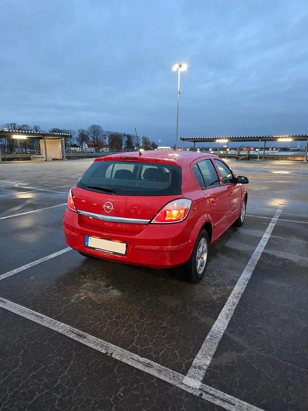 Begagnad 2007 Opel Astra Halvkombi | 24 900 kr (Marknadspris) - Bild 1/4