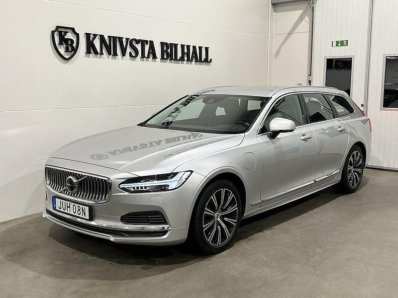 Silver Begagnad 2020 Volvo V90 Inscription Kombi | 329 600 kr (Marknadspris) - Bild 1/4