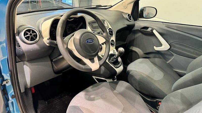 Begagnad Ford Ka 70 HK (51 kW) 2010 Blå Halvkombi