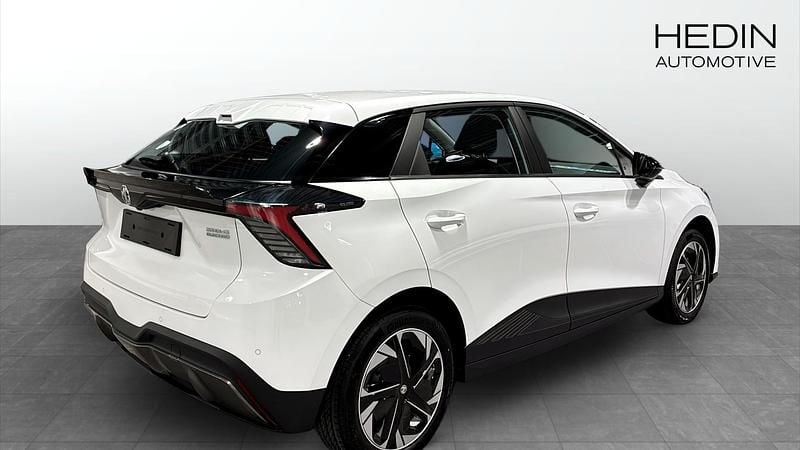 Begagnad MG MG4 EV 150 kW (204 HK) 2024 Vit Halvkombi