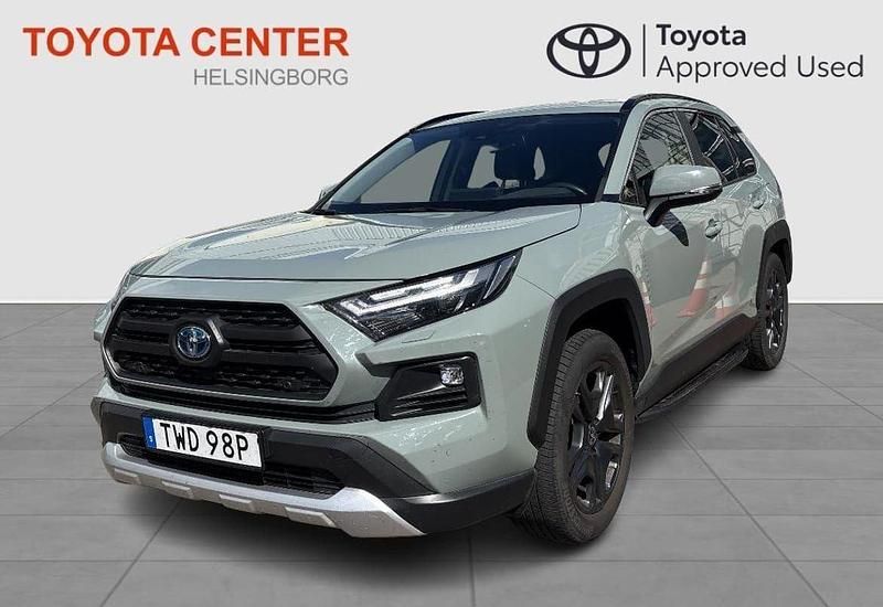 Grön Begagnad 2022 Toyota RAV4 Hybrid SUV | 429 500 kr (Lite dyr) - Bild 1/4