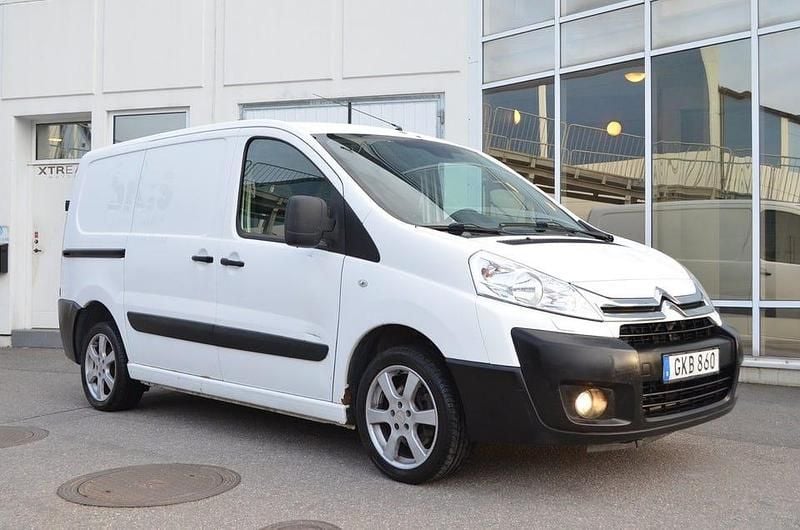 Vit Begagnad 2014 Citroën Jumpy Minibuss | 39 900 kr (Bra pris) - Bild 1/4