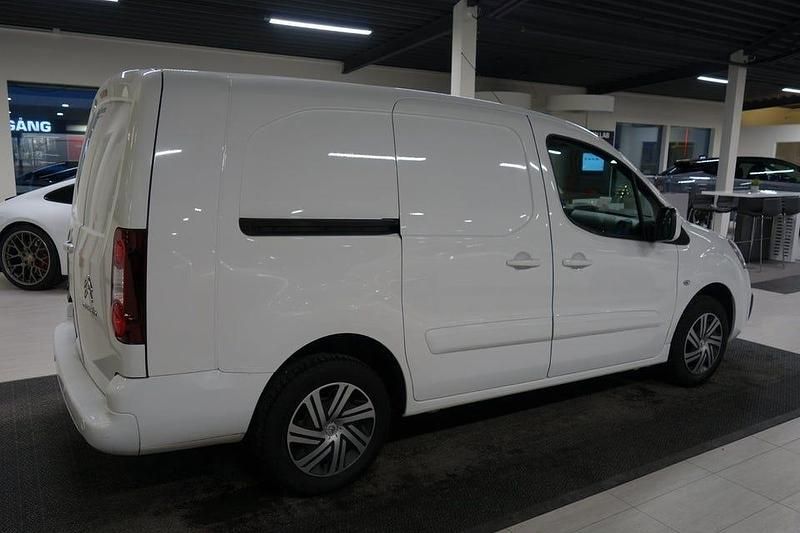 Begagnad Citroën Berlingo 99 HK (72 kW) 2017 Vit Minibuss