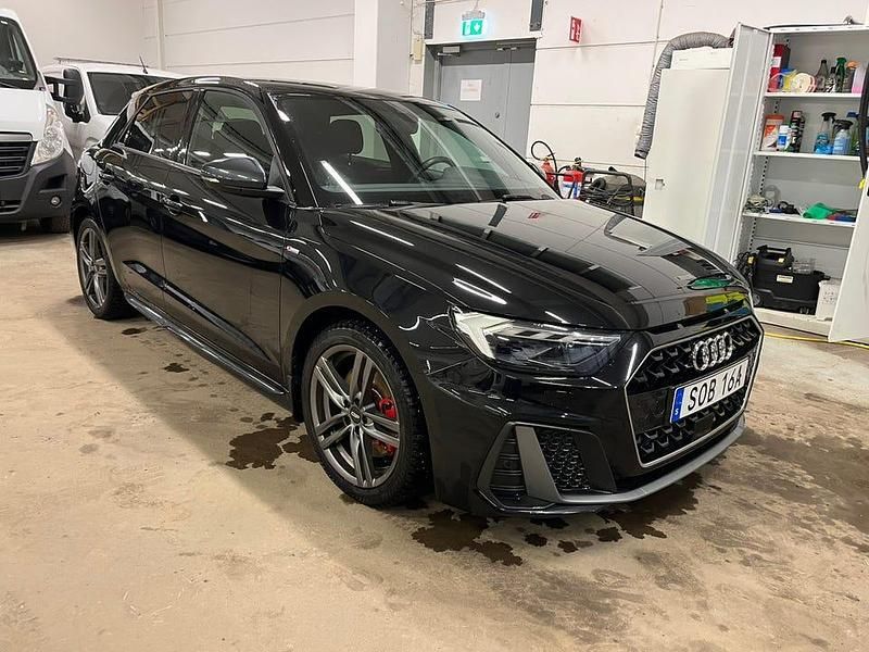 Begagnad Audi A1 Sportback 200 HK (147 kW) 2021 Svart metallic Halvkombi