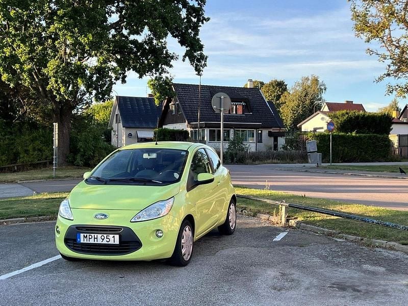 Grön Begagnad 2010 Ford Ka Titanium Halvkombi | 43 000 kr - Bild 1/4