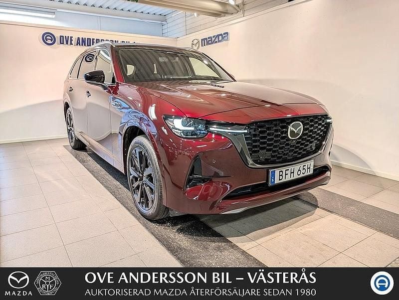 Röd Begagnad 2024 Mazda CX-80 Homura-Line SUV | 589 900 kr (Marknadspris) - Bild 1/4
