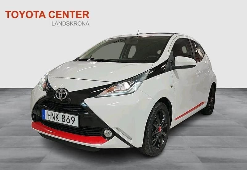 Vit Begagnad 2014 Toyota Aygo X-wave Halvkombi | 89 900 kr (Marknadspris) - Bild 1/4