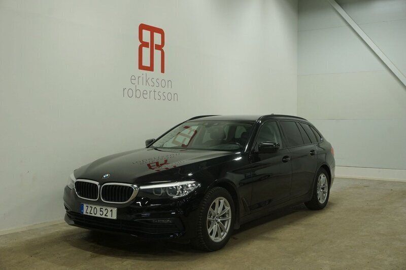 Svart Begagnad 2019 BMW 520 Kombi | 299 900 kr (Dyr) - Bild 1/4