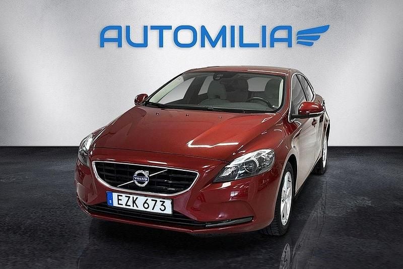 Röd Begagnad 2015 Volvo V40 Momentum Kombi | 169 900 kr (Bra pris) - Bild 1/4