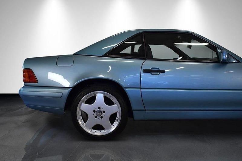 Begagnad Mercedes SL320 231 HK (169 kW) 1996 Ljusblå Cab