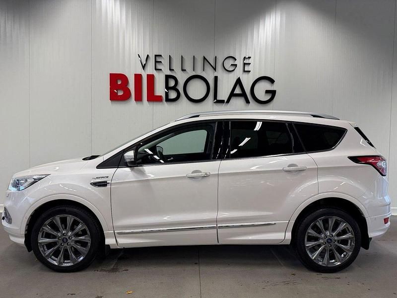 Vit Begagnad 2019 Ford Kuga Vignale SUV | 169 500 kr (Superpris) - Bild 1/4