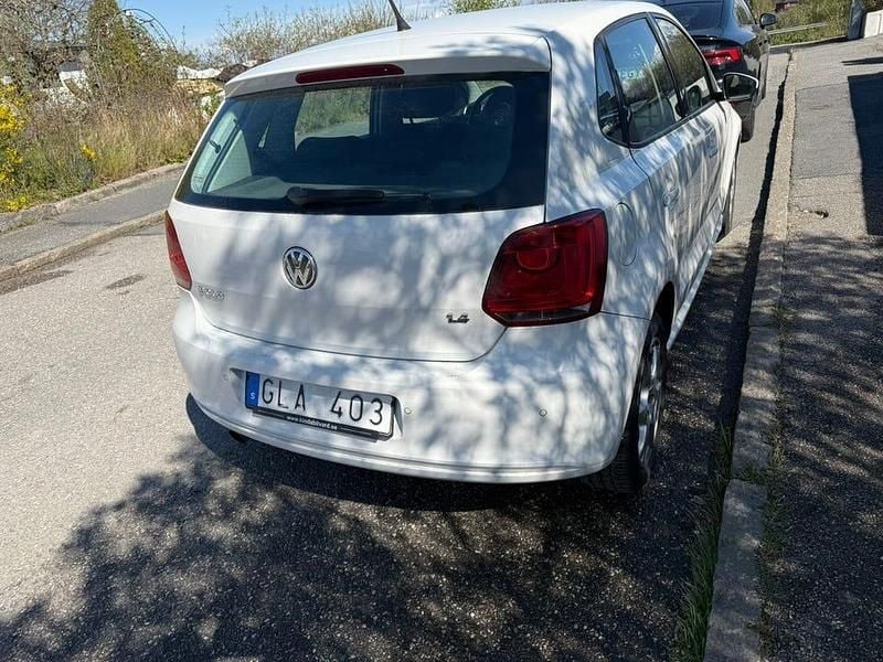 Begagnad VW Polo 86 HK (63 kW) 2010 Halvkombi
