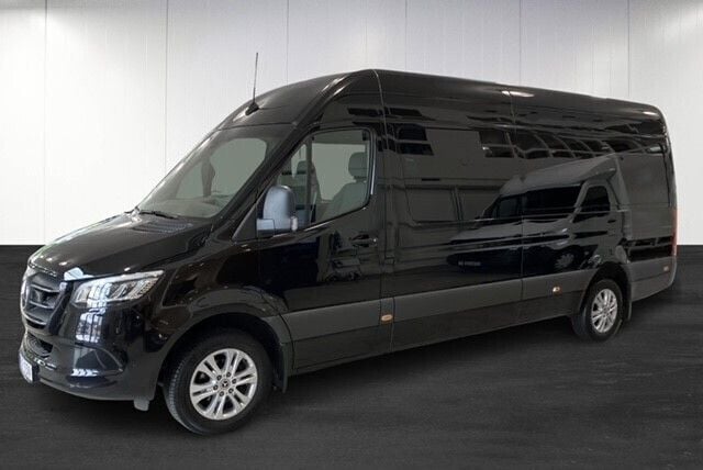 Svart (black) Begagnad 2022 Mercedes Sprinter Van | 619 900 kr - Bild 1/4