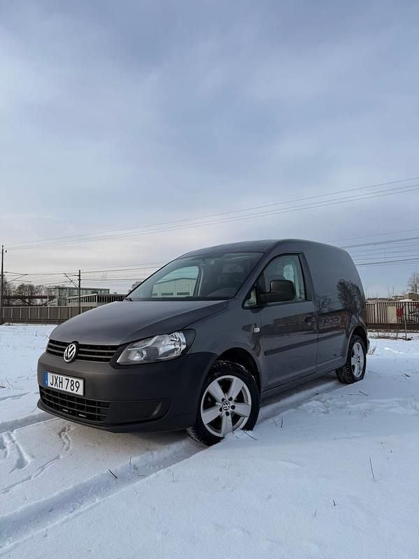 Begagnad VW Caddy 75 HK (55 kW) 2011 Minibuss