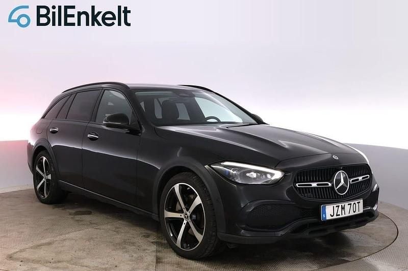 Svart Begagnad 2022 Mercedes C220 Premium SUV | 449 900 kr (Bra pris) - Bild 1/4