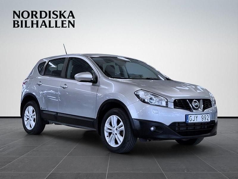 Silver Begagnad 2012 Nissan Qashqai SUV | 69 795 kr (Marknadspris) - Bild 1/4