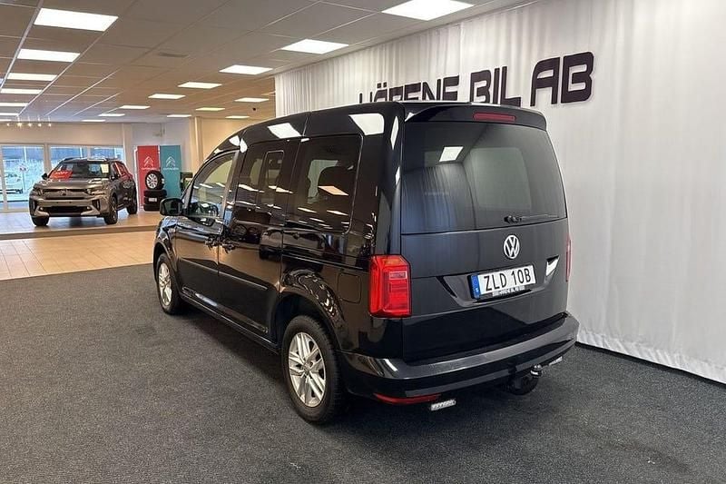 Begagnad VW Caddy Life 102 HK (75 kW) 2020 Svart Minibuss