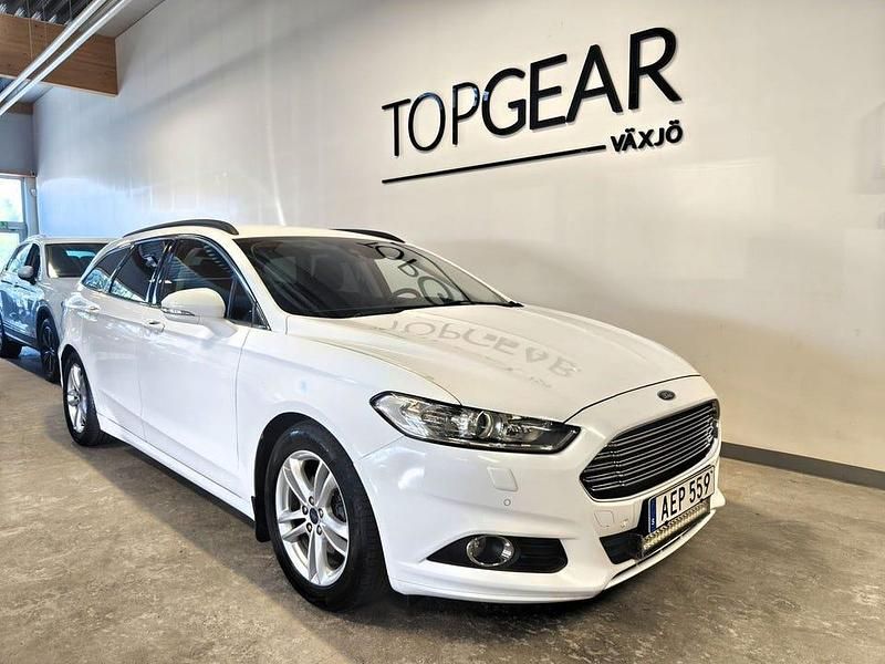 Vit Begagnad 2016 Ford Mondeo Trend Kombi | 149 900 kr (Marknadspris) - Bild 1/4