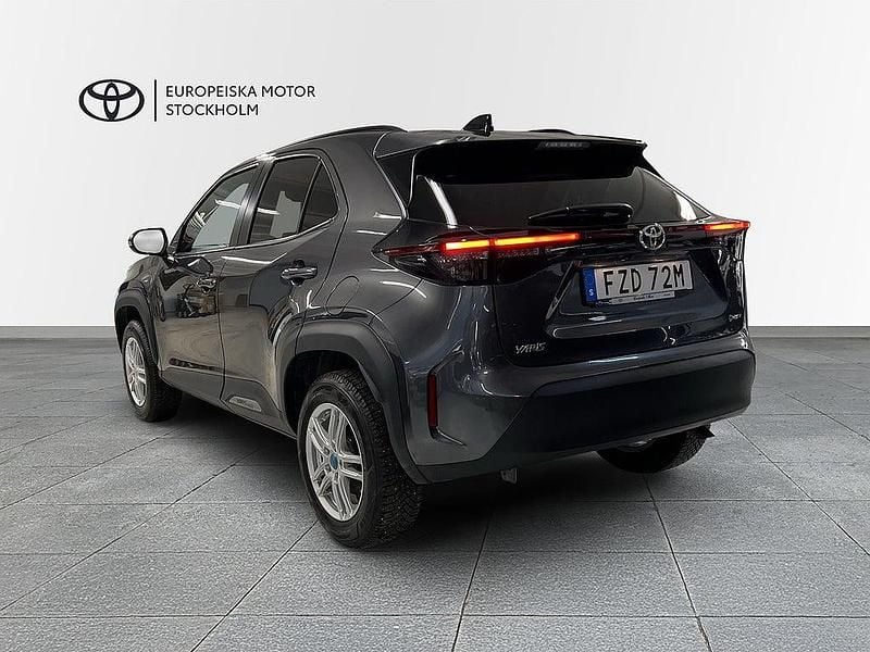 Begagnad Toyota Yaris Cross Active 92 HK (67 kW) 2025 Mörkgrå SUV