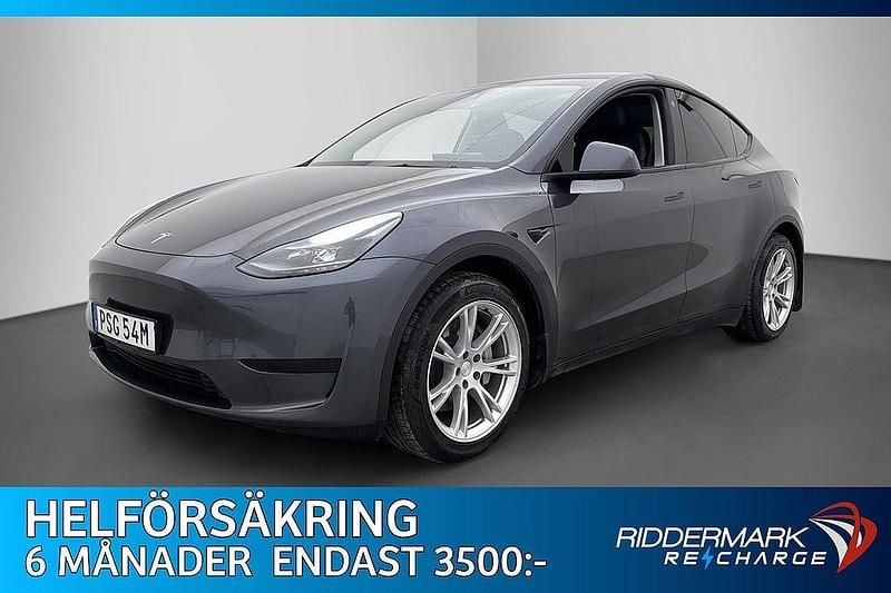 Grå Begagnad 2022 Tesla Model Y Standard Range SUV | 344 800 kr (Marknadspris) - Bild 1/3