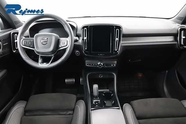 Blå Begagnad 2018 Volvo XC40 R-Design SUV | 309 900 kr (Marknadspris) - Bild 1/3