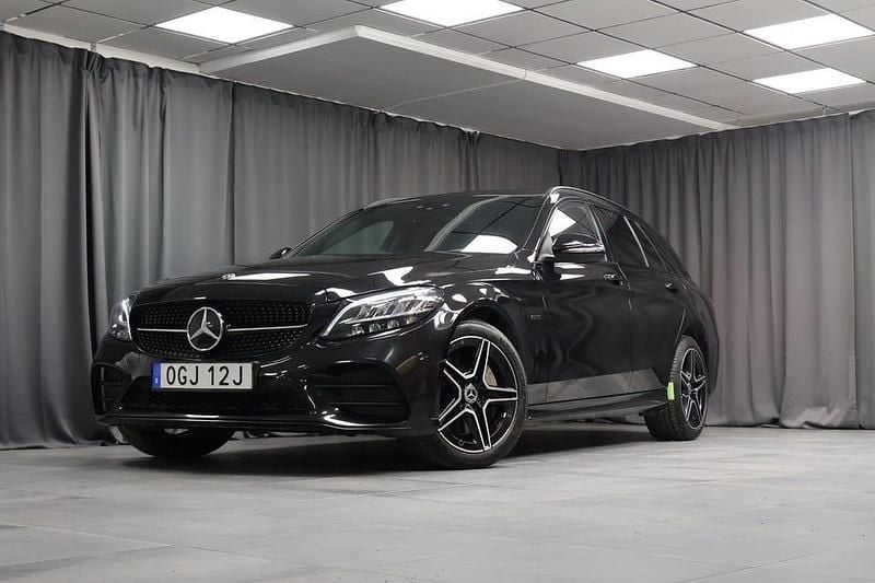 Svart Begagnad 2021 Mercedes C300 AMG Kombi | 279 000 kr (Marknadspris) - Bild 1/4